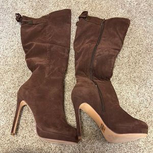 NEVER WORN Women’s VENUS Knee High Boots